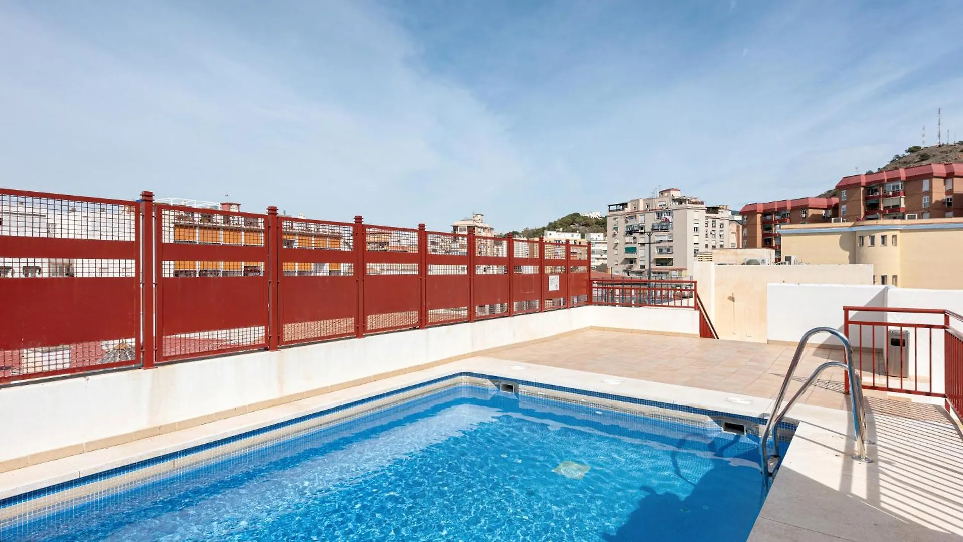 Piscina, Patio Privado Y Aparcamiento Apartment Malaga